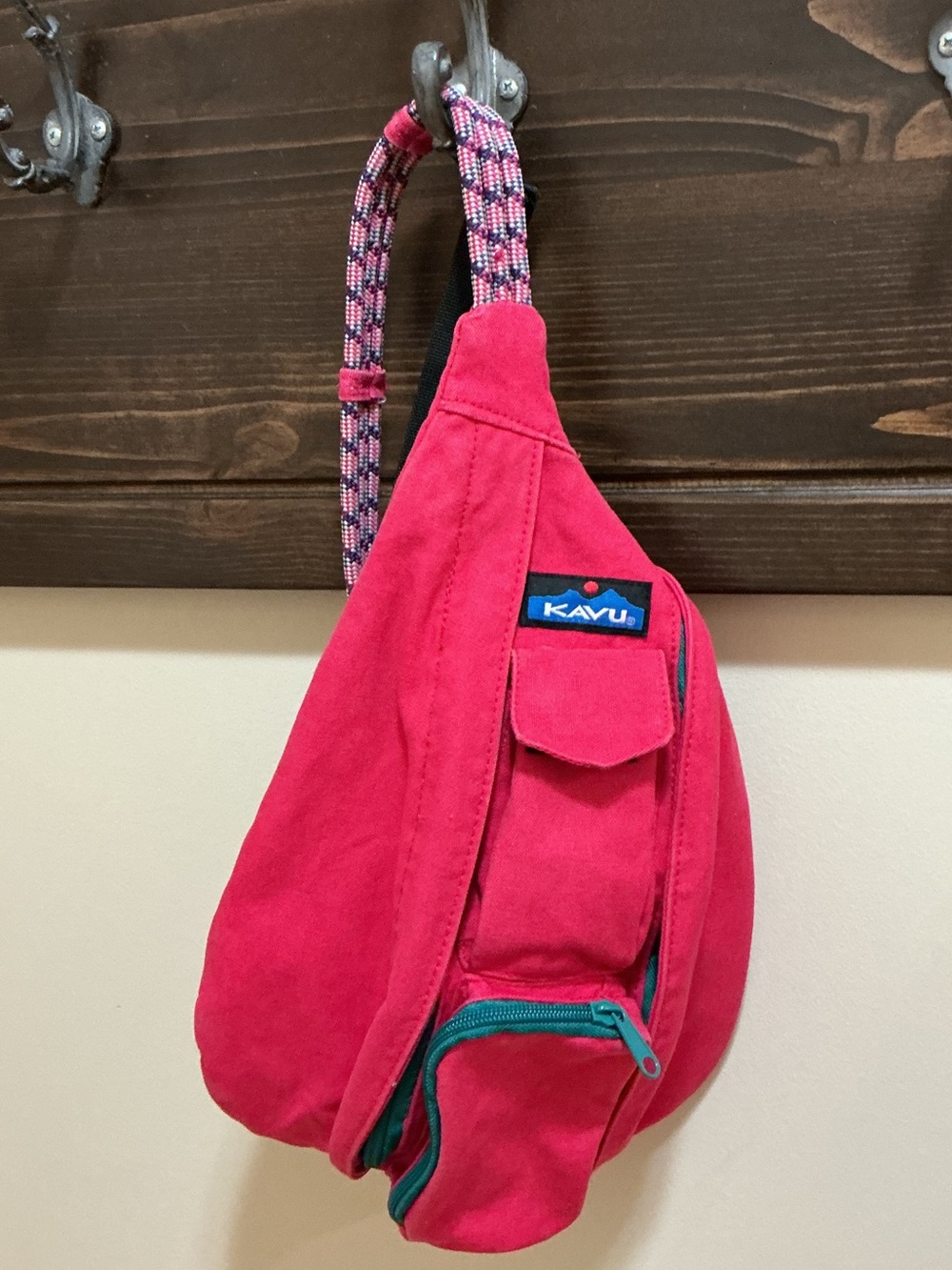 Kavu Pink Rope Sling Crossbody Bag with Teal Zipper